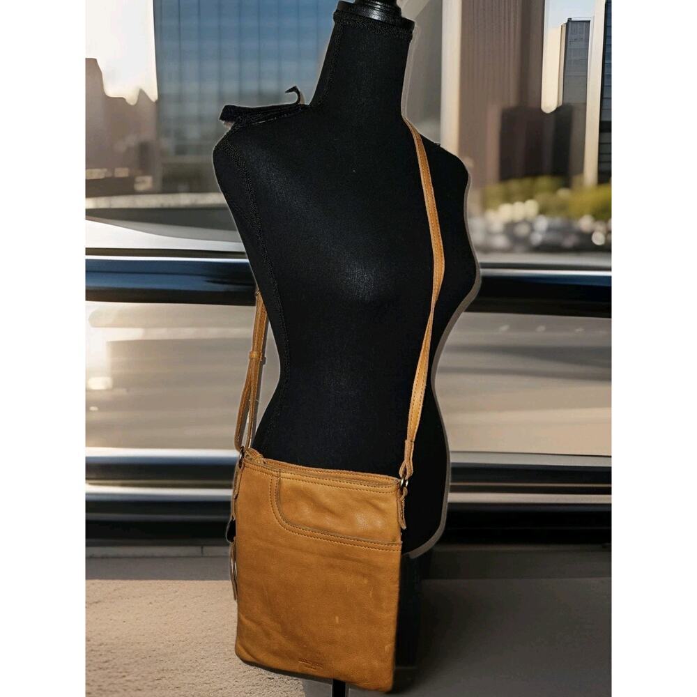 Margot New York Tan Leather Front Slip Pocket Crossbody Handbag 8x10